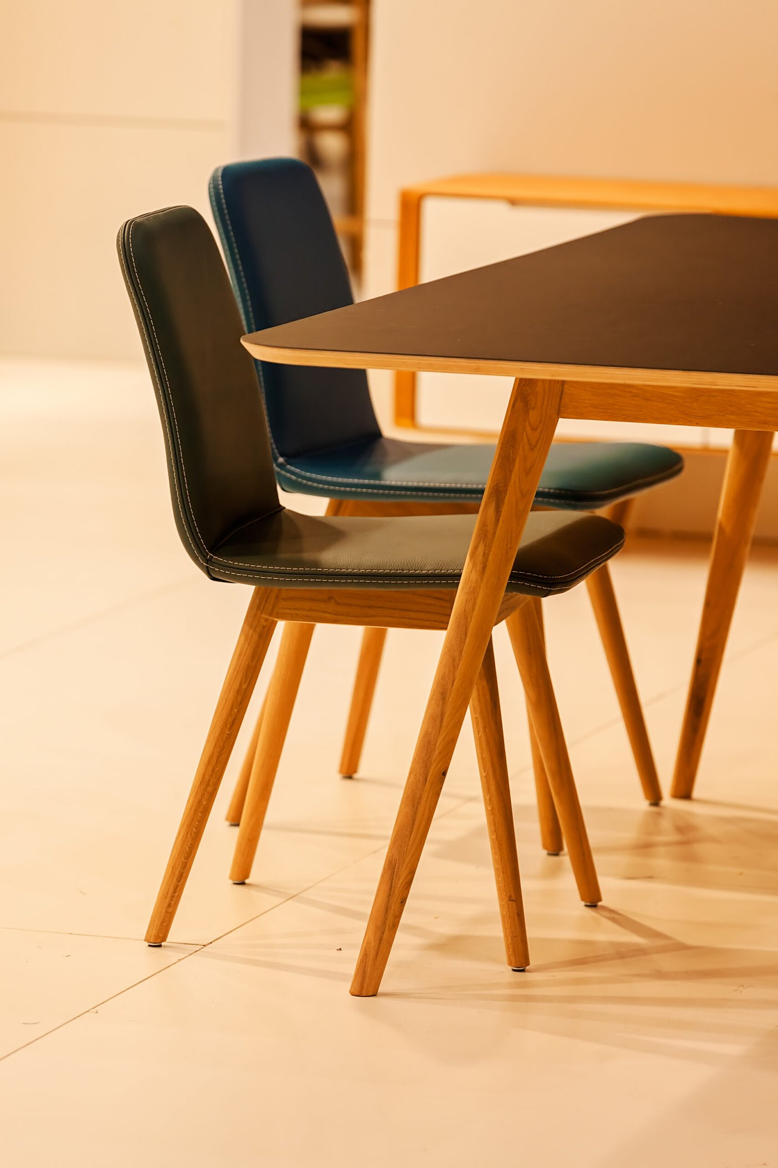 type-of-kitchen-chairs-in-the-exhibition-hall-not-2025-10-16-09-09-15-utc-1-scaled.jpg